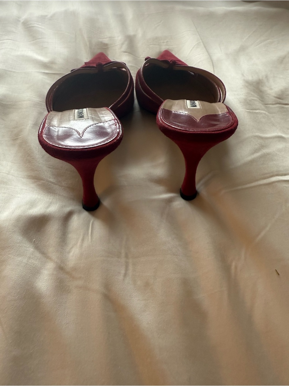 Manolo Blahnik Burgundy Pointed Suede Bow Mule Heels - Picture 3 of 5